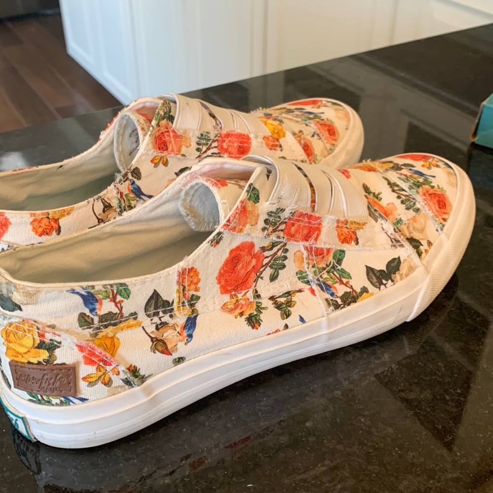 Blowfish canvas flats size 8.5